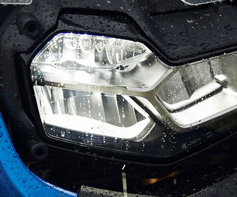 The LED headlight of the new BMW F 850 GS Adventure