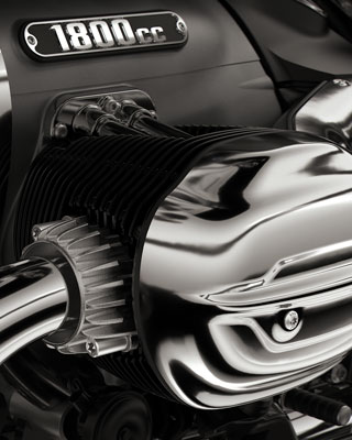 We see the impressive boxer including push rods.