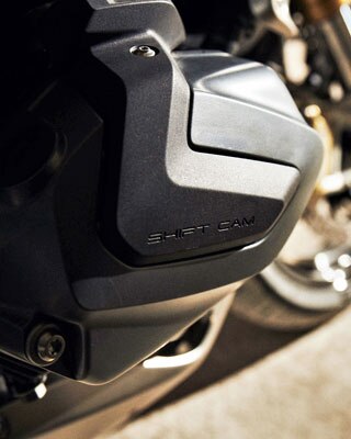BMW R 1250 R in Stye HP with the tank in focus